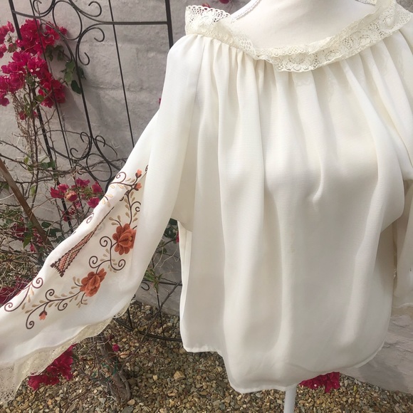 vintage (?) bohemian western Lace  floral embroidered bell sleeve shirt - Picture 10 of 14